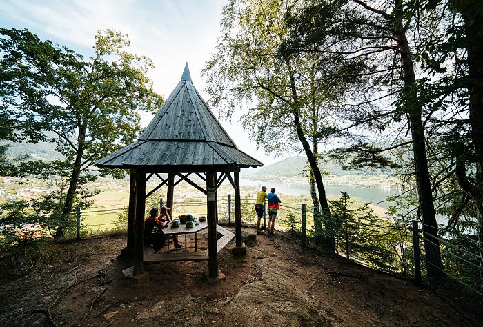 Peterlewand Pavilion Rast 4