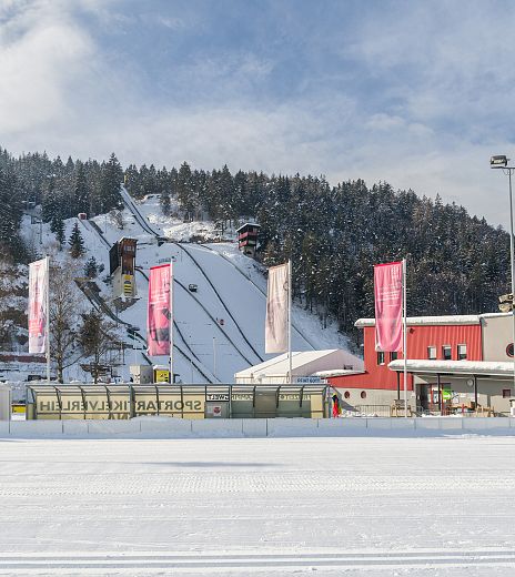 alpen-arena-villach-mit-sprungschanze-2