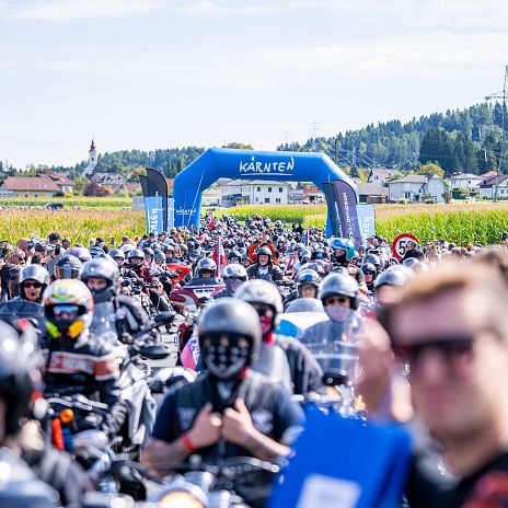 060925-harleyparade-cdigitallotsen