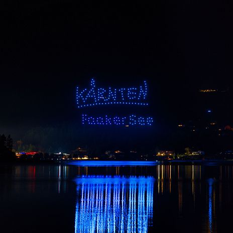 faakersee-harleytreffen24-drohnenshow-peterwaldhauser-9-1