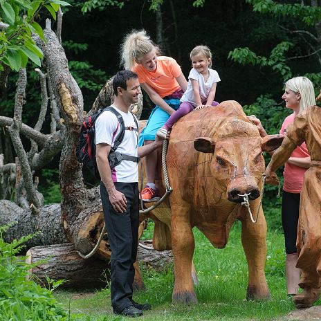 Familienwanderung auf der Burgherrenrunde Burg Landskron 3