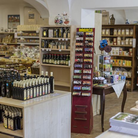 Ulrike Fleissner im Markt Cafe der Finkensteiner Nudelfabrik