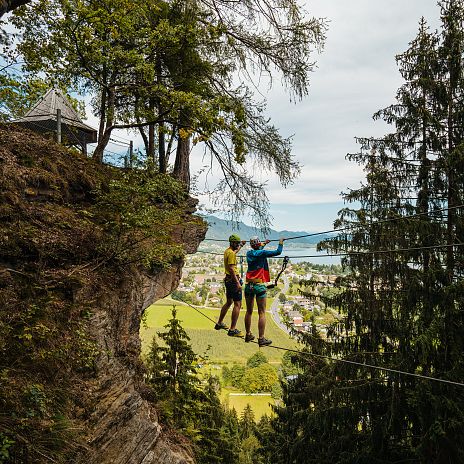Peterlewand Seilbrücke mit Blick auf den Ossiacher See 4