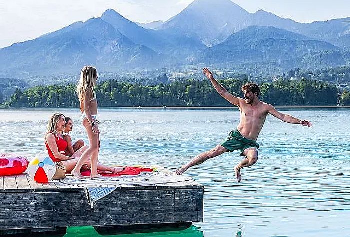 00000070144_Spass-mit-der-Familie-am-Panorama-Beach-Drobollach_Region-Villach-Tourismus-GmbH_Michael-Stabentheiner
