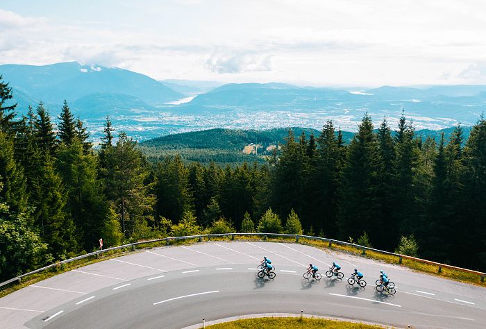 Rennradfahren-entlang-der-Villacher-Alpenstrasse_GH-Sport-Tours-GmbH-hallercycling-pro_Martin-Hofmann