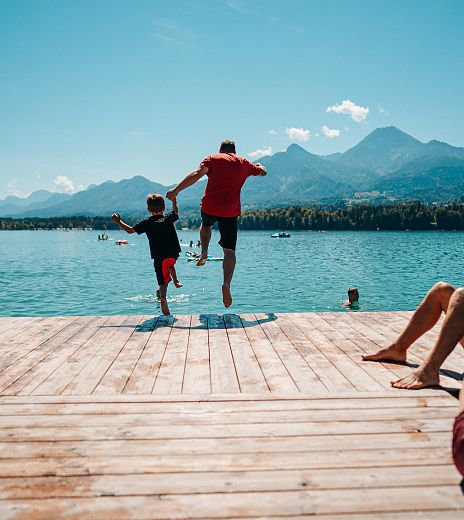 panorama-beach-drobollach-sprung-ins-wasser-region-villach-tourismus-gmbh-martin-hofmann-2
